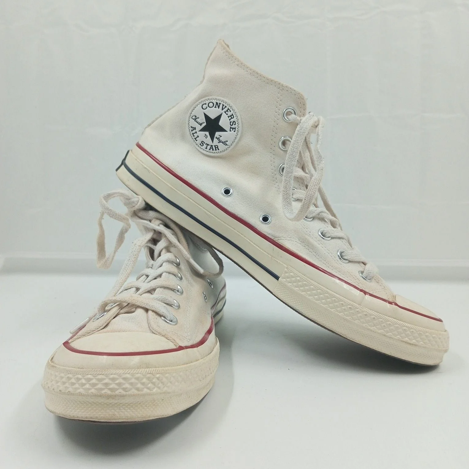 Converse All Stars and Vans Box 20 Count - Image 3