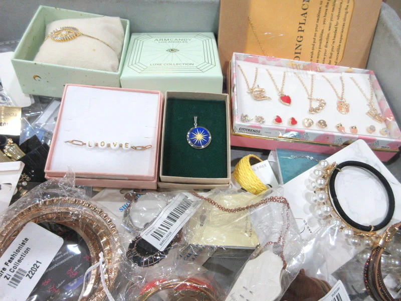 Fashion Jewelry (New) Mystery Box - Image 10