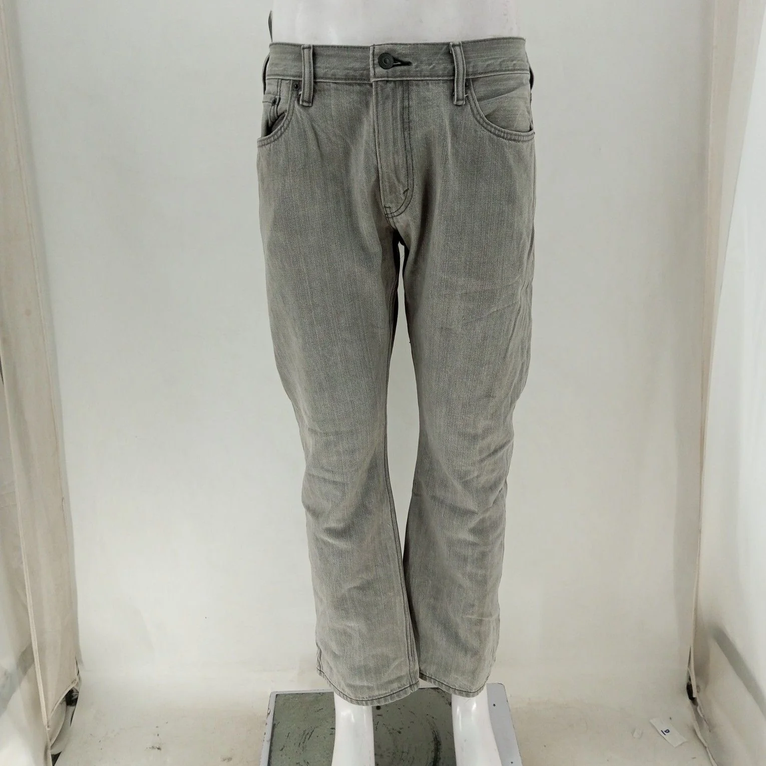 Levis Jeans  24-30 Count Box - Image 15