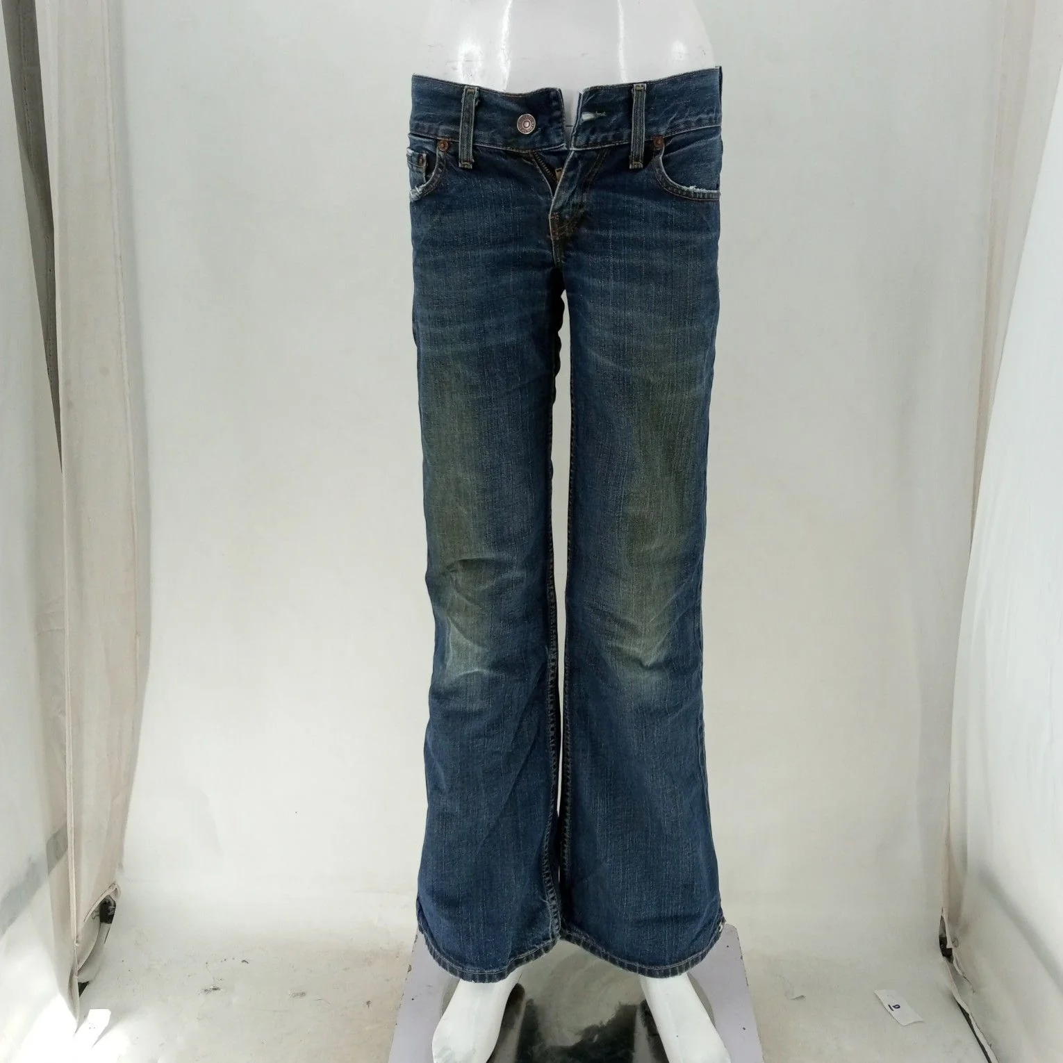 Levis Jeans  24-30 Count Box - Image 20