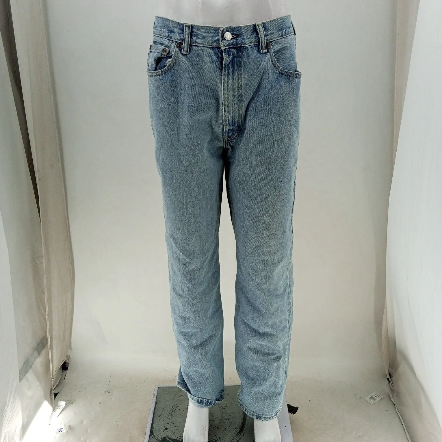 Levis Jeans  24-30 Count Box - Image 8