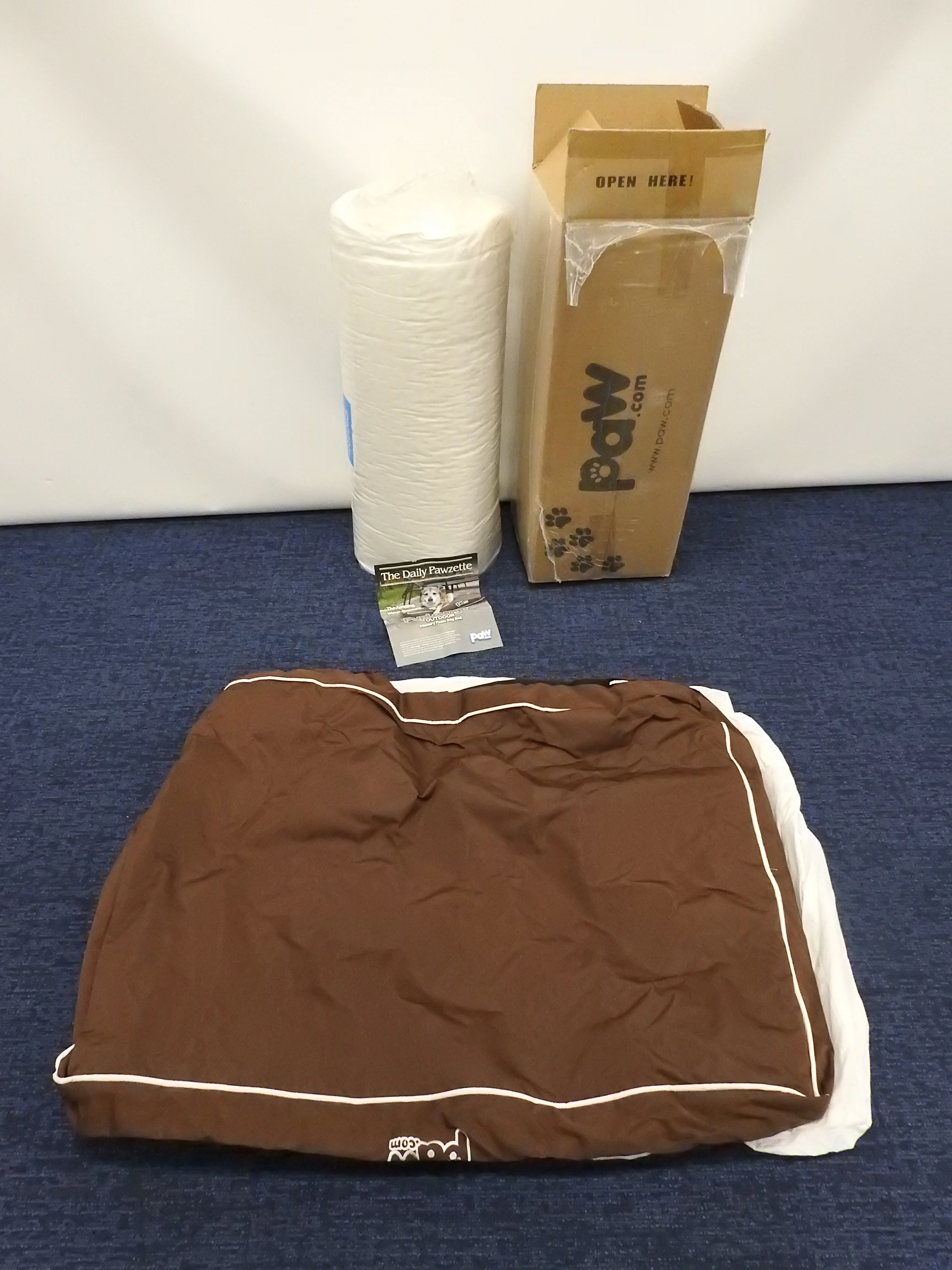 Outdoor Dog Bed (NEW IN BOX!) - Image 5