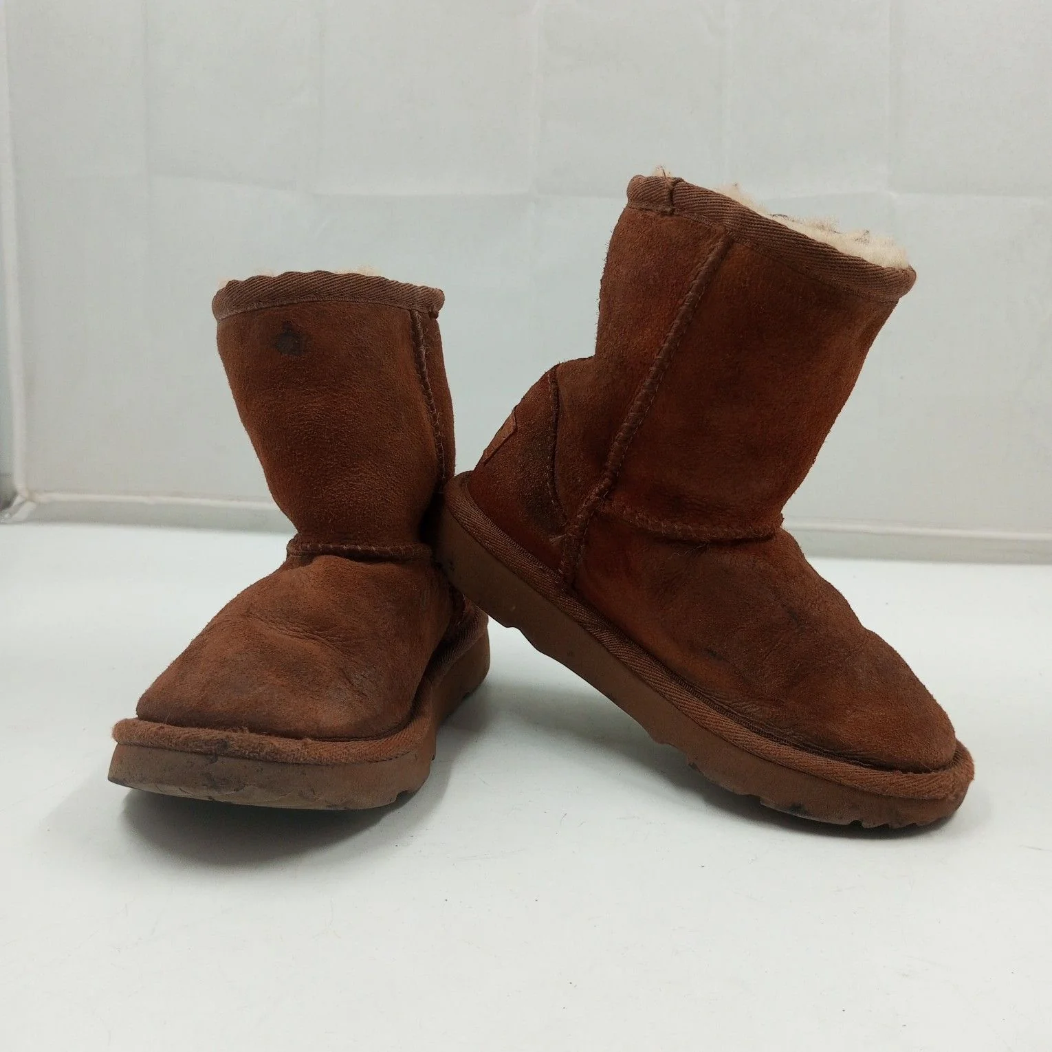 Uggs Shoes Box 17 Count - Image 2